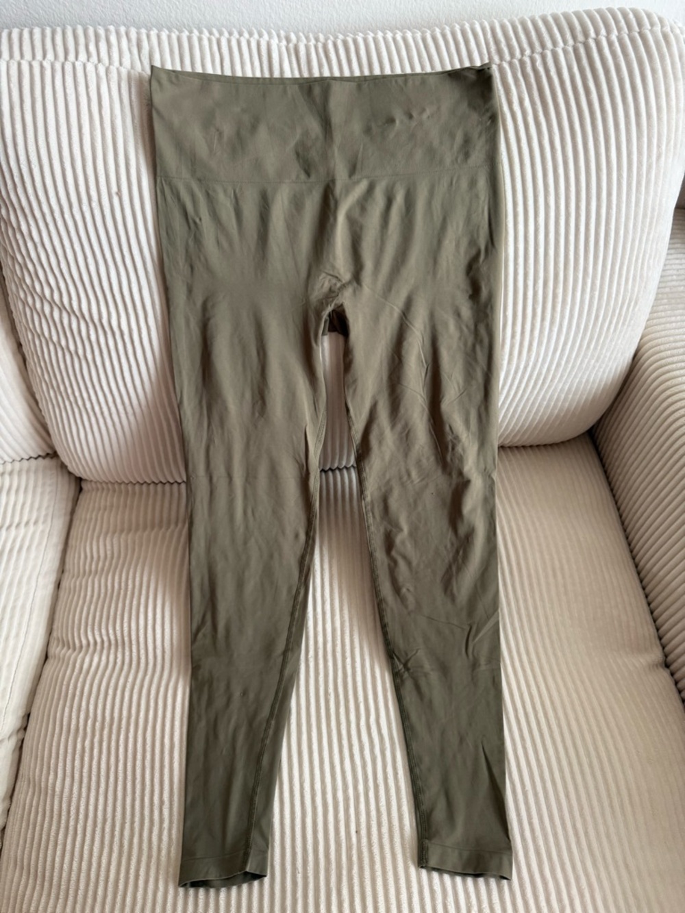 skims leggings